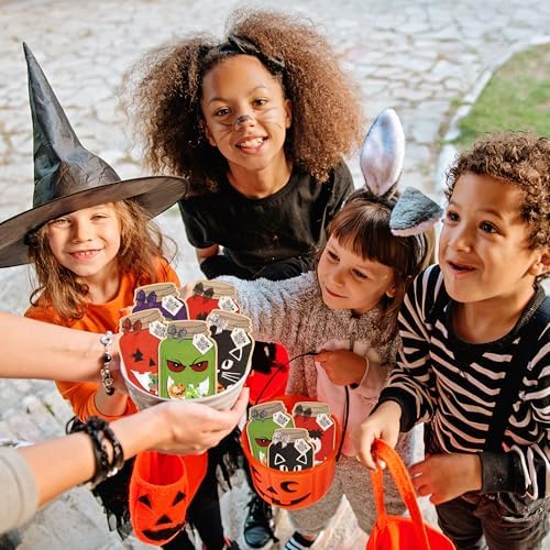 Giiffu 50 Halloween Party Favor Set with Treat Bags