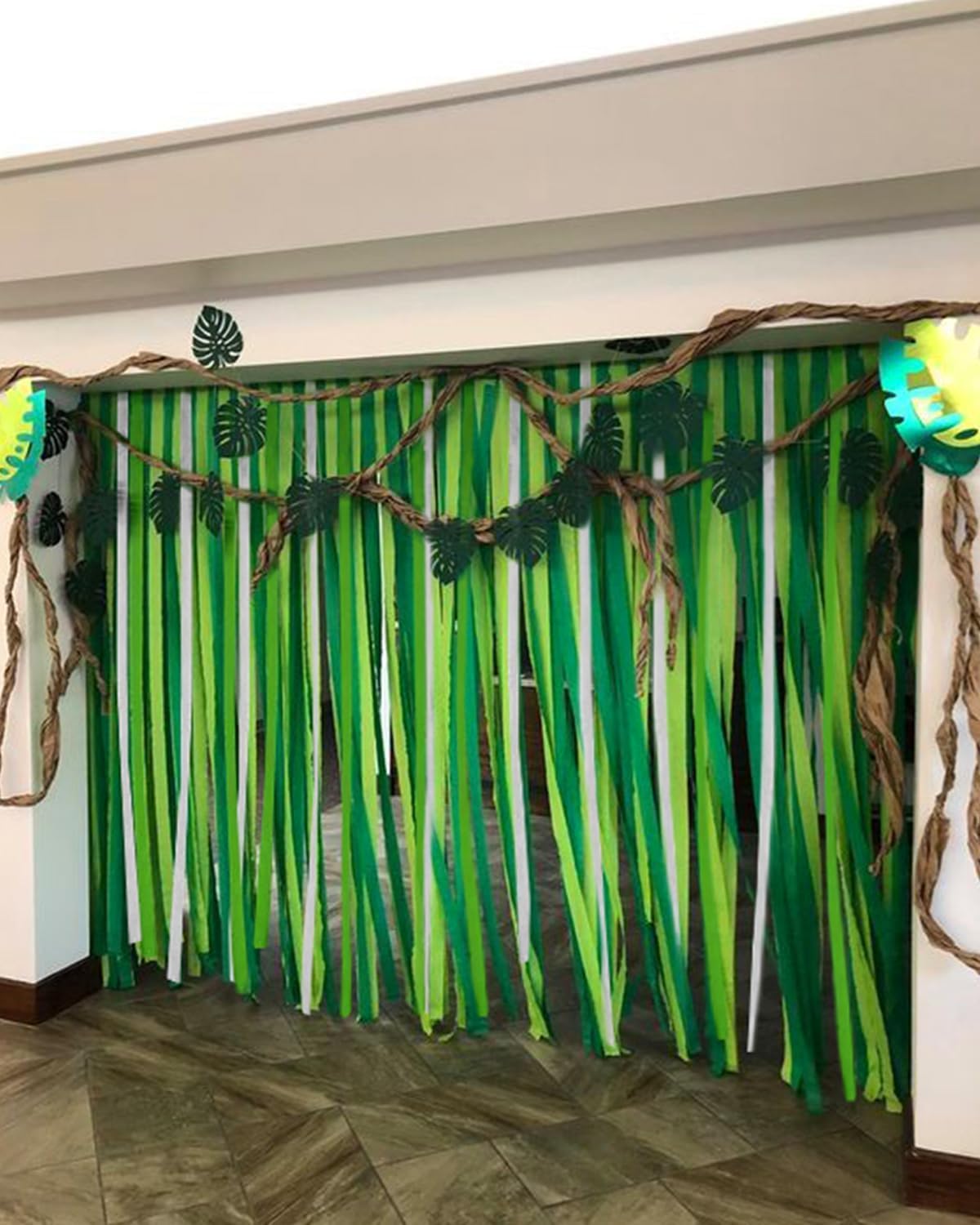 8 Rolls Green Crepe Paper Streamers for Party Decorations