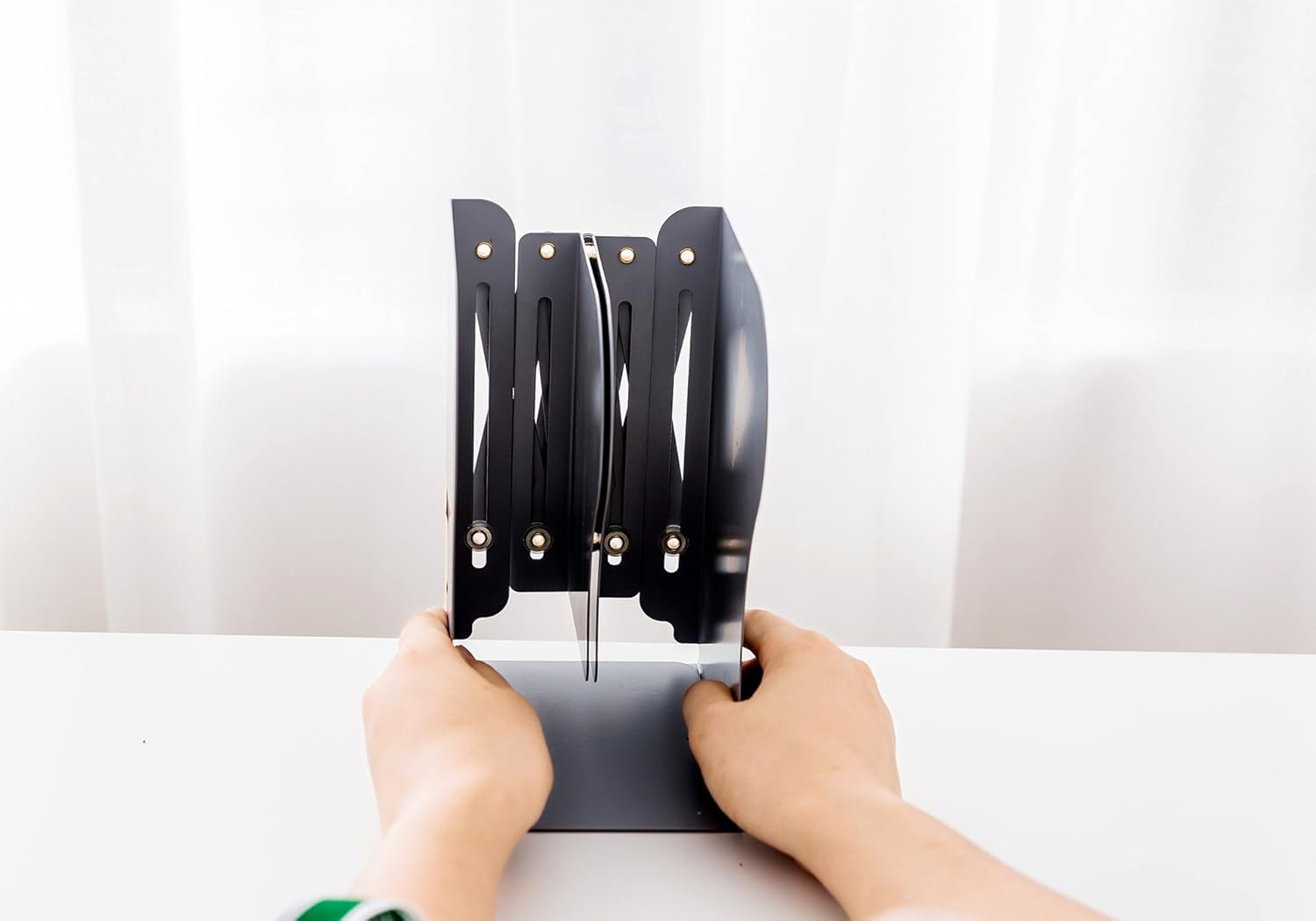 JIARI Adjustable Metal Bookends Brown