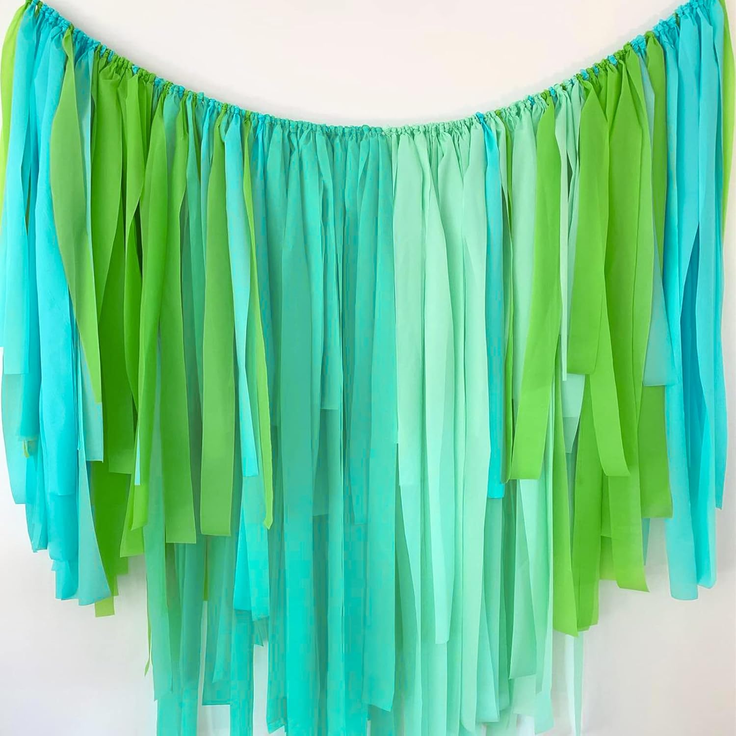 PartyWoo Crepe Paper Streamers 4 Rolls 328ft Mint Green