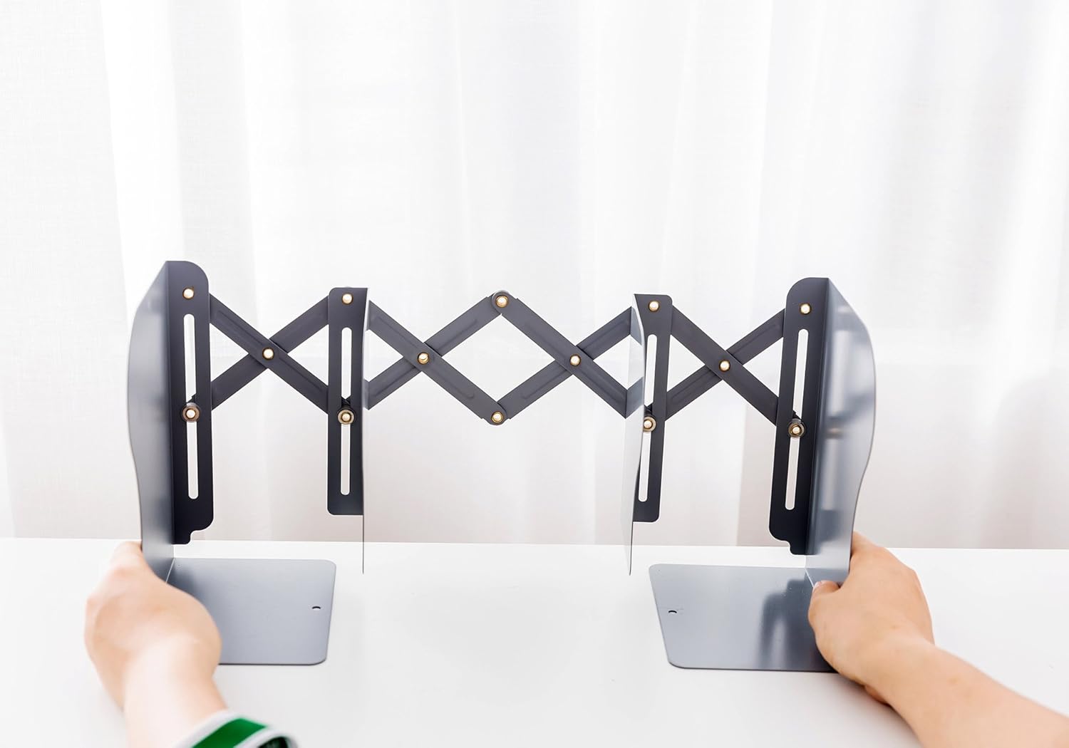 JIARI Adjustable Metal Bookends Brown