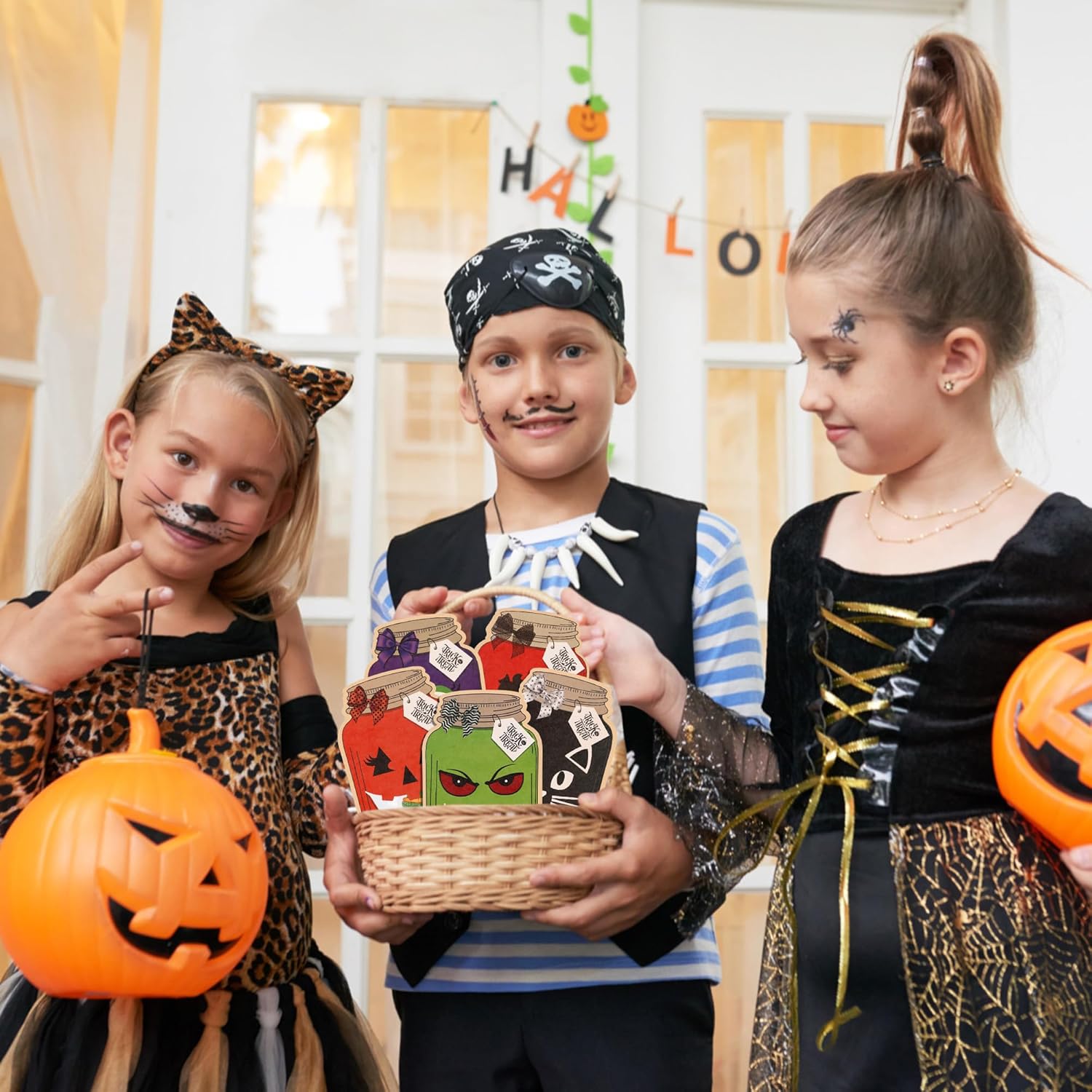 Giiffu 50 Halloween Party Favor Set with Treat Bags